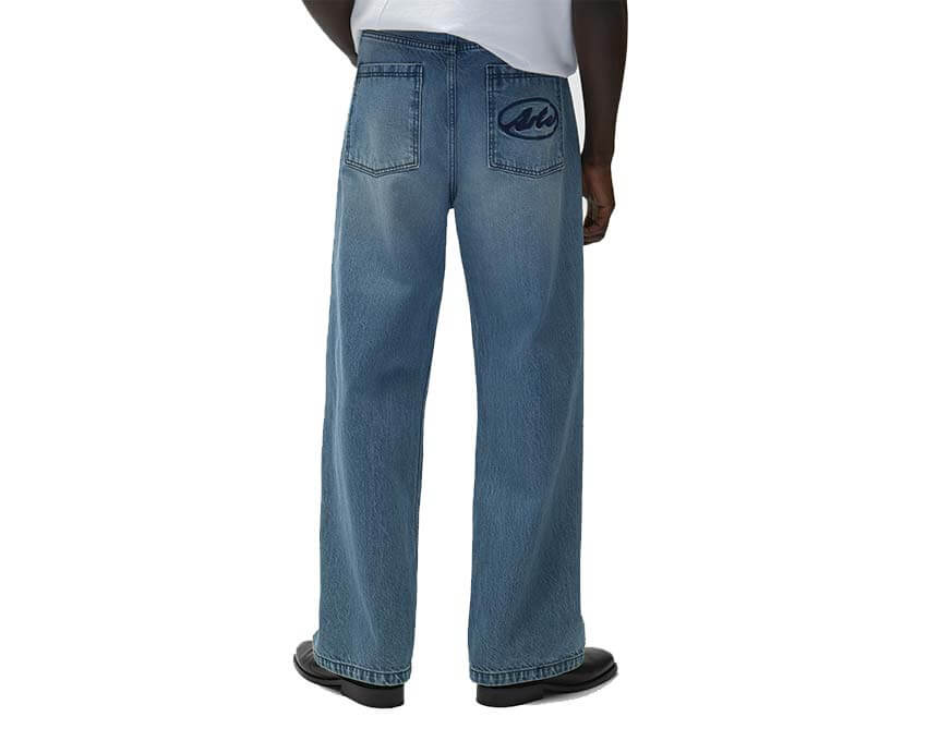 Arte Circle Logo Pocket Pants dettaglio — logo cerchio Arte ricamato sulla tasca