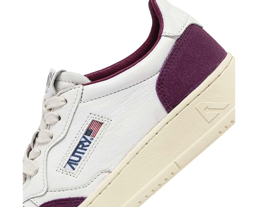 Autry Medalist Low GOAT / Suede Wht - Scrlt AULWGS39