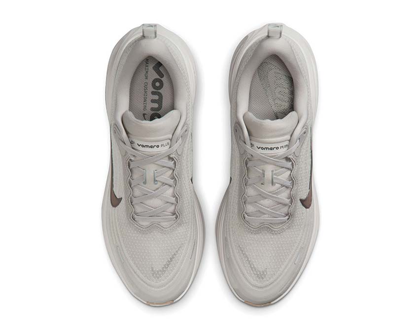 Nike Vomero Plus HV8150-005