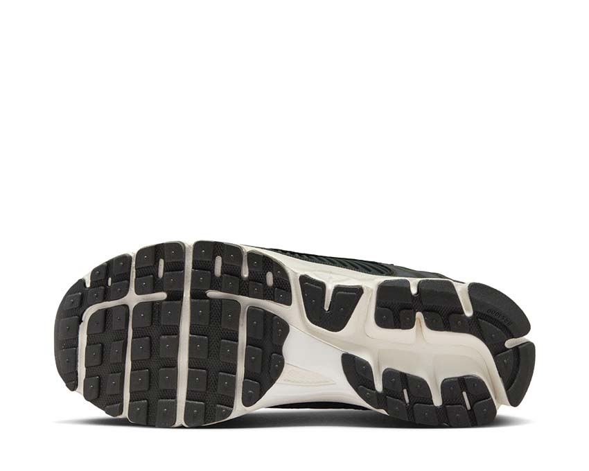 Nike Air Zoom Vomero 5 W Cargo Khaki / Sequoia - Sail - Metallic Silver FQ8898-325