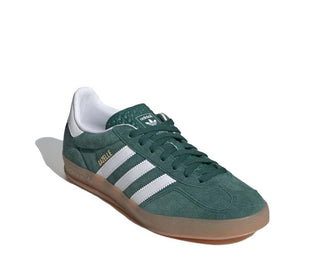 Adidas Gazelle Indoor Collegiate Green vista laterale — tomaia in camoscio tono su tono