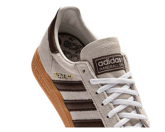 Adidas Handball Spezial W Aluminium vista lateral — Three Stripes