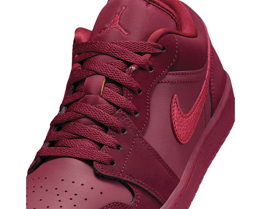 Air Jordan 1 Low SE W Sierra Red vista laterale — sneaker donna rosso retro culture