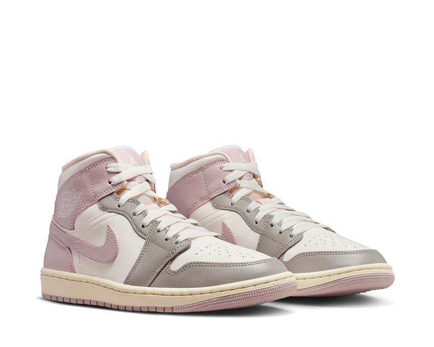 Air Jordan 1 Mid W BQ6472-122