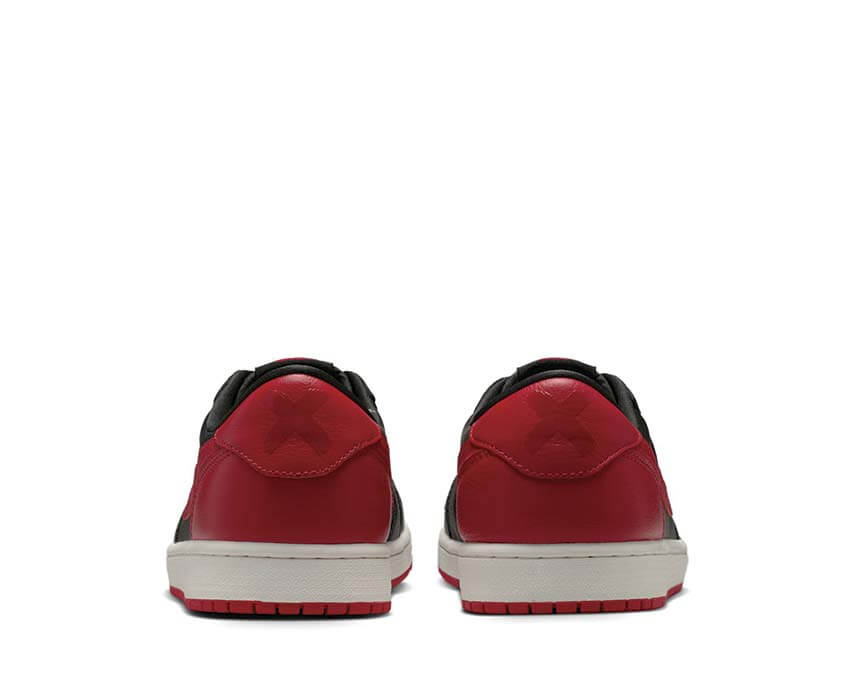 Air Jordan 1 Retro Low OG Banned dettaglio — colorway Banned nero rosso OG