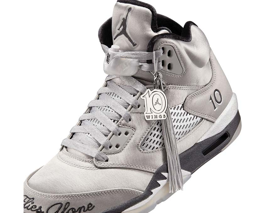  Air Jordan 5 Retro "Wings" IO2038-001