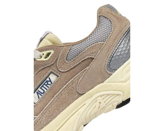 Autry Hyperway Low Moon vista lateral — mesh blanco Hyperway Low mujer