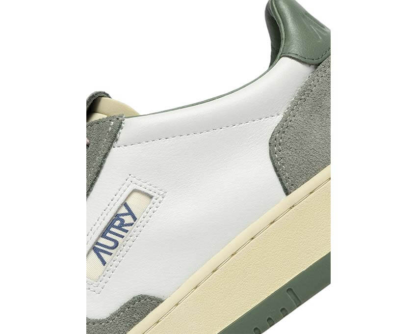 Autry Medalist Low Blanc vue latérale — cuir blanc épuré sport