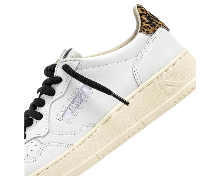  Autry Medalist Low AULWOC01