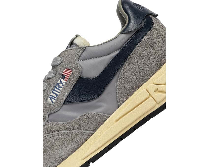 Autry Reelwind Low vue latérale — cuir bicolore sport estival