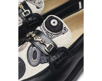 Filling Pieces Loafer Vinyl Black vista lateral — cuero charol texturizado elegante