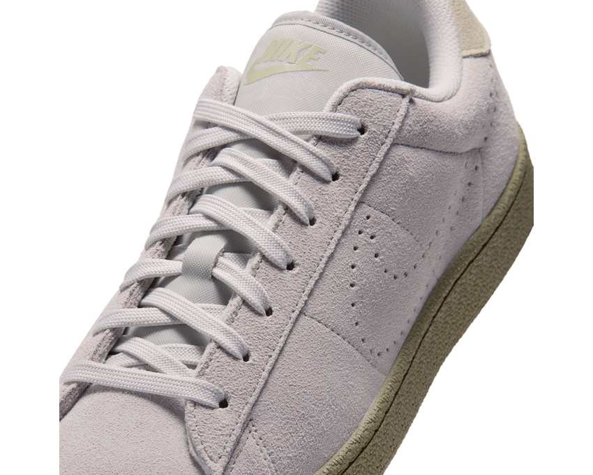 Nike Tennis Classic Cs W "Light Bone"