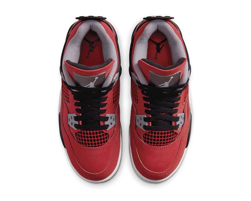 Air Jordan 4 Retro GS Toro Bravo — vista tre quarti colorazione rosso Toro bambino