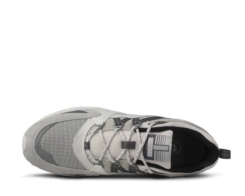 Karhu Fusion 2.0 Foggy Dew dettaglio — logo Karhu