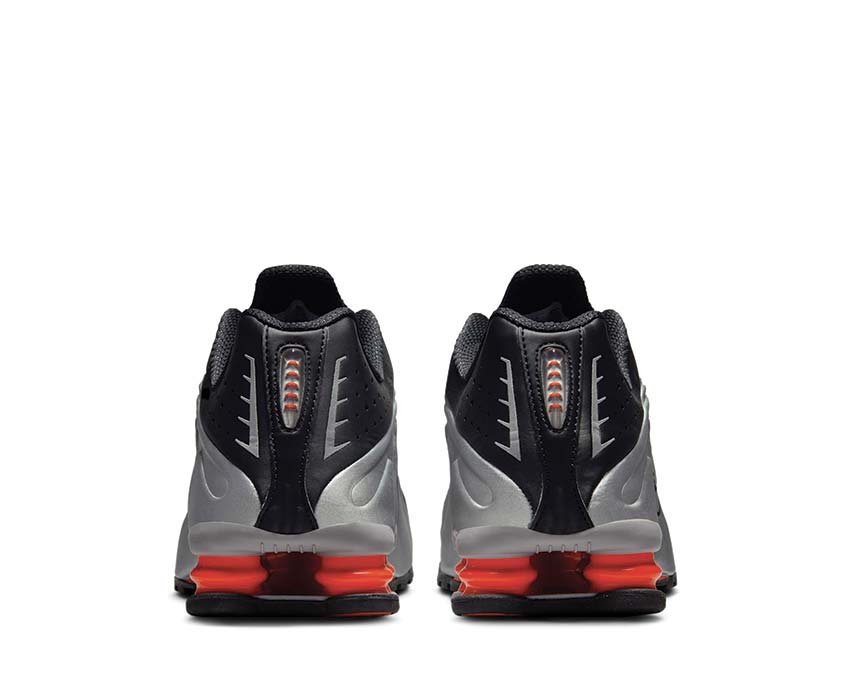 NIke Shox R4 Metallic Silver / Metallic Silver - Black HQ1988-002