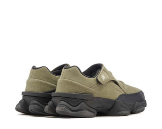 New Balance 8040 Dark Olivine vista laterale — design outdoor robusto