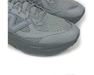 New Balance Fresh Foam X vista lateral — parte superior mesh técnico