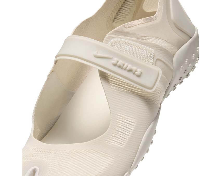 NikeSKIMS Rift Mesh IO7694-002