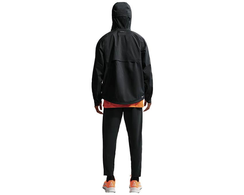 Nike ACG Cosmic Peaks Storm-FIT Trail Jacket dettaglio — tessuto antivento impermeabile ACG
