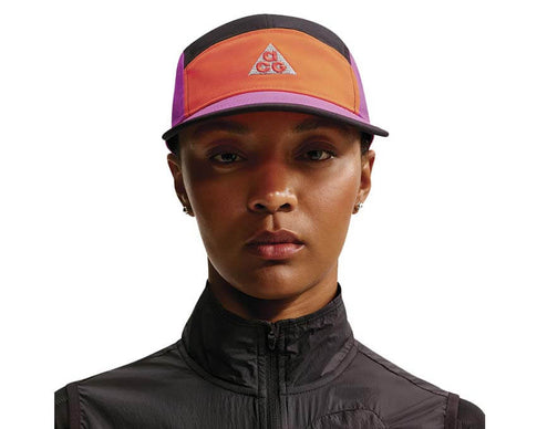 Nike ACG Fly Cap Arancione — cappellino unisex outdoor trail