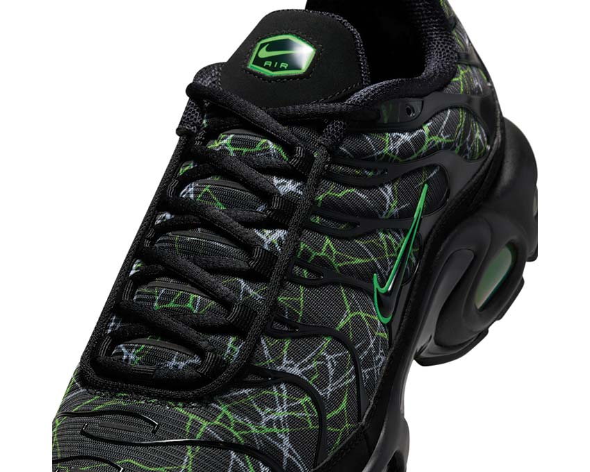 Nike Air Max Plus Black / Green Strike - Wolf Grey IB3075-001