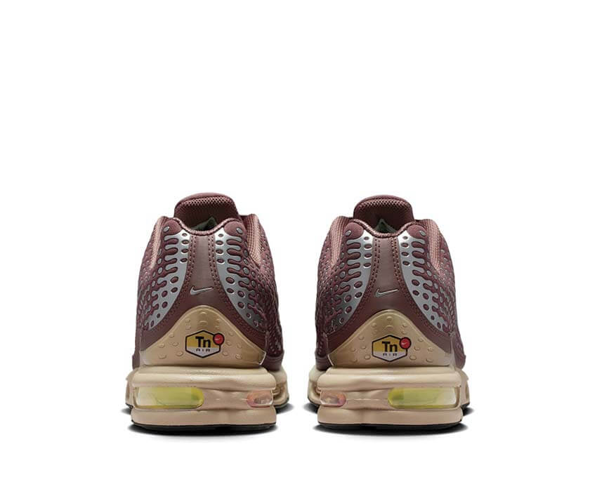 Nike Air Max Plus VII  HQ2197-200