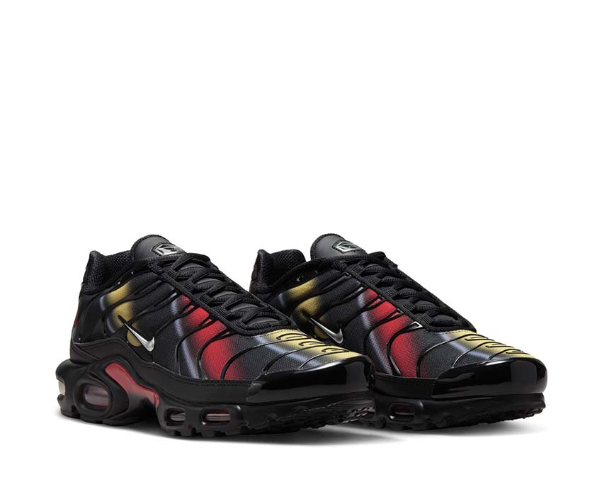 Nike Air Max Plus W Black / Metallic Silver - Saturn Gold HF9989-001