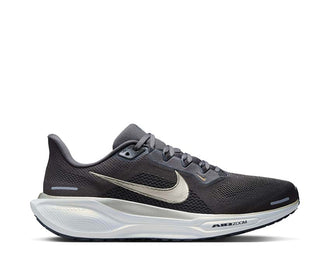 Nike Air Zoom Pegasus 41 Jakob Ingebrigtsen HQ3040-200 — edizione speciale scarpa running uomo sabbia su noirfonce.eu