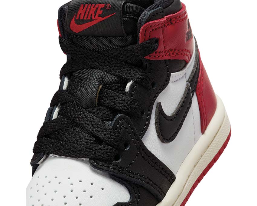  Nike Jordan 1 Retro High OG "Black Toe" White / Black - Varsity Red - Sail FD1413-106