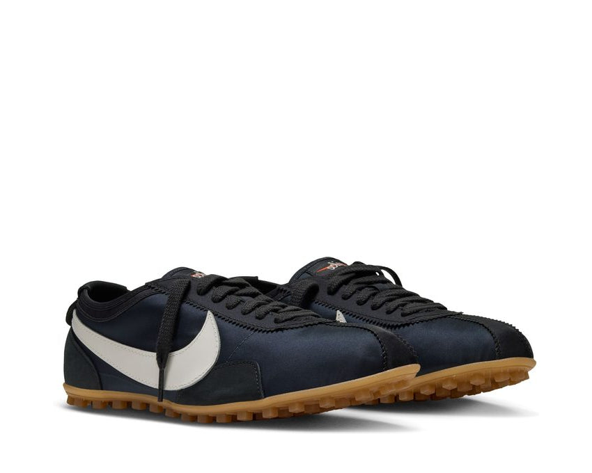 Nike Moon Shoe Ess W "Off Noir" IX7025-001