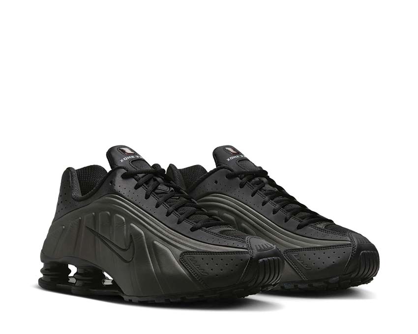 Nike Shox R4 Black / Black - Black - Bright Crimson HQ1988-001