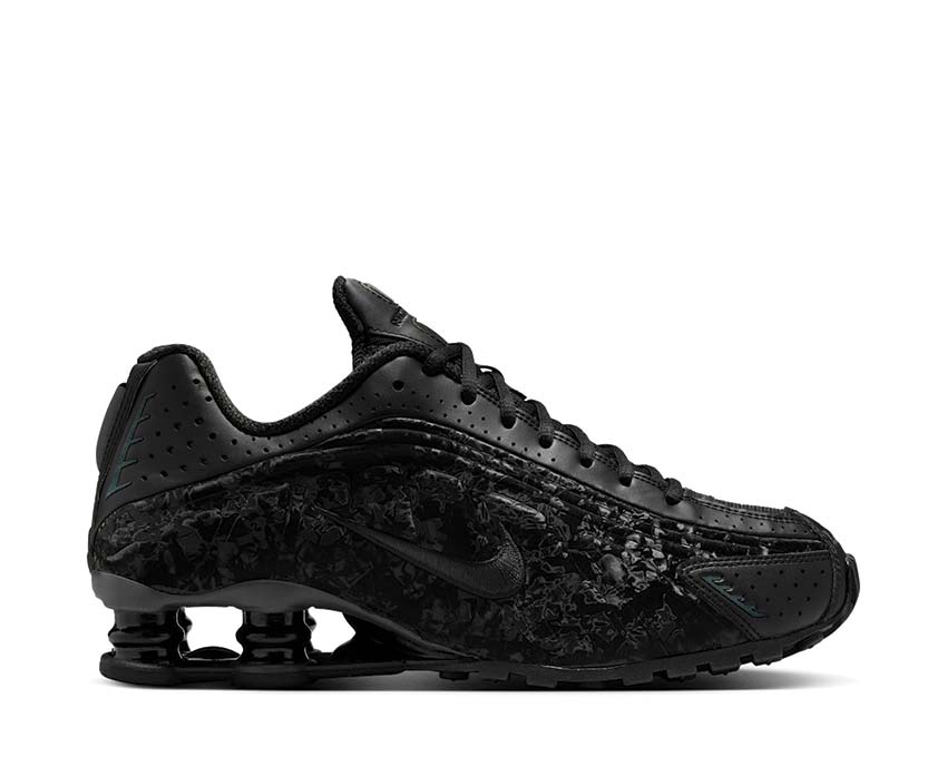 Nike Shox R4 W Black / DK Smoke Grey HV0934-002