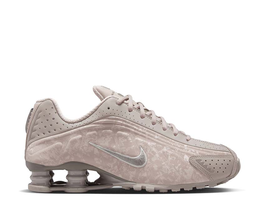 Nike Shox R4 W College Grey / Flat Pewter HV0934-001 