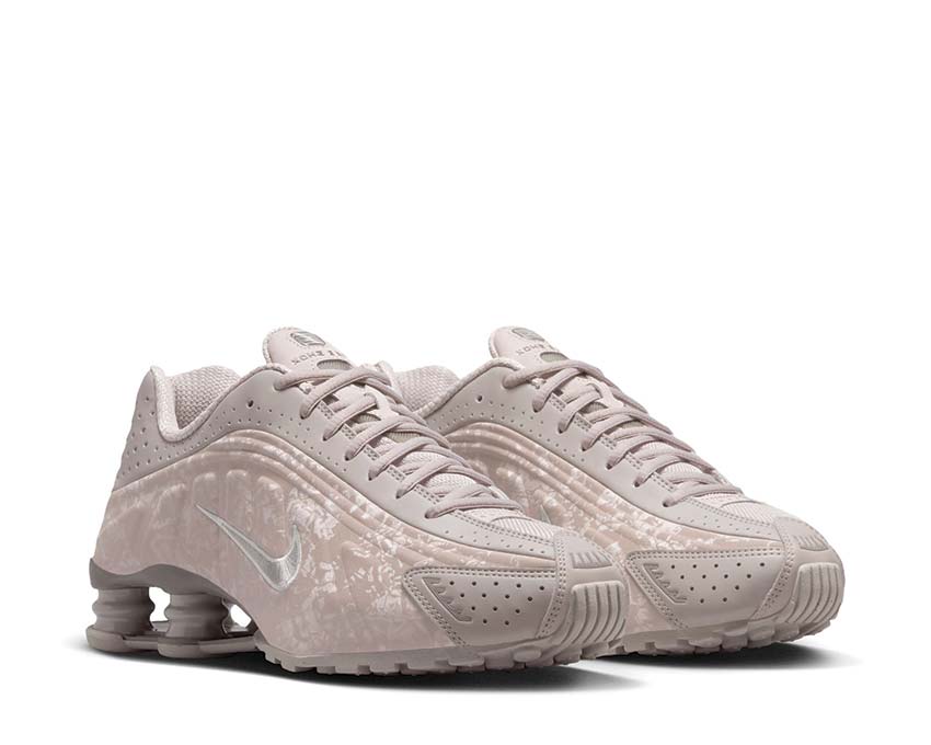  Nike Shox R4 W College Grey / Flat Pewter HV0934-001 