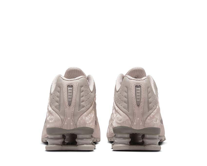  Nike Shox R4 W College Grey / Flat Pewter HV0934-001 