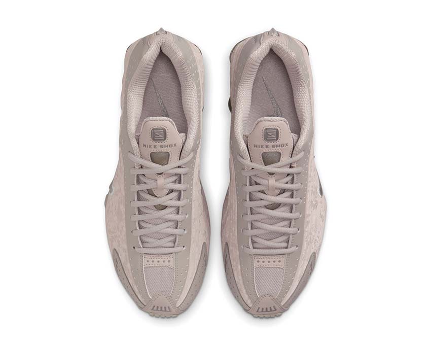  Nike Shox R4 W College Grey / Flat Pewter HV0934-001 