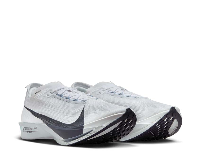  Nike Streakfly 2 White / Gridiron - Obsidian Mist HF6416-100
