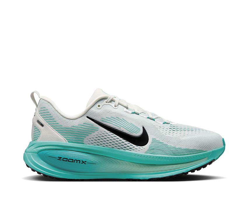  Nike Vomero 18 HM6803-103
