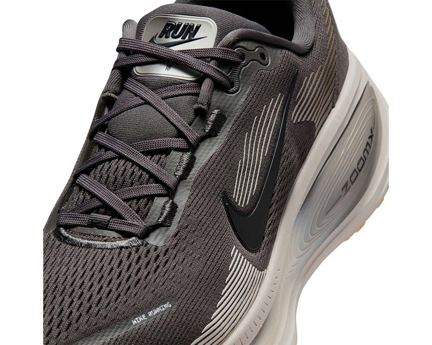  Nike Vomero 18 HM6803-215