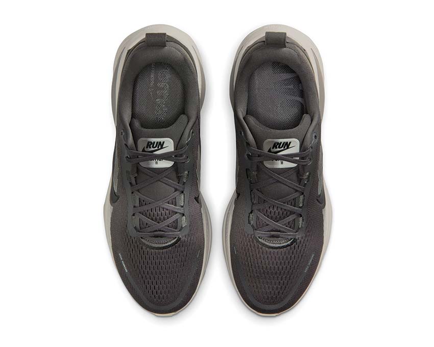  Nike Vomero 18 HM6803-215