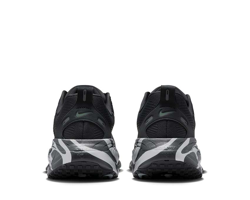  Nike Vomero 18 IM6010-060