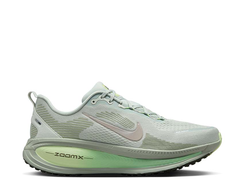 Nike Vomero 18 Light Silver / College Grey - Barely Volt HM6803-002 