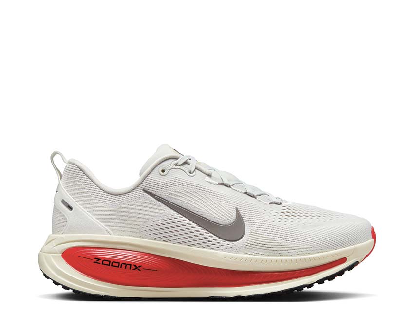 Nike Vomero 18 Platinum Tint / MTLC Pewter - Siren Red HM6803-001