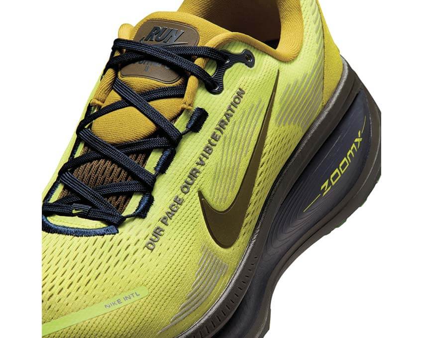 Nike Vomero 18 SE IQ3413-704