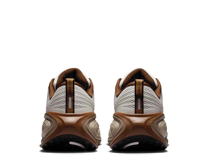 Nike Vomero Plus IO4482-100 