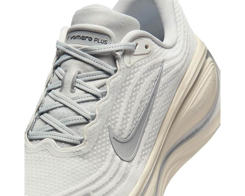 Nike Vomero Plus IQ0308-094