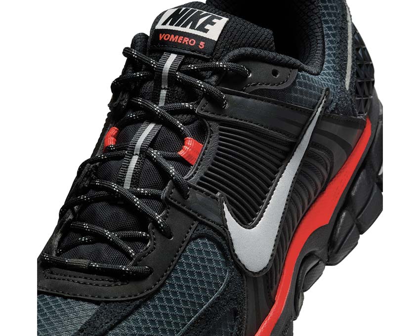 Nike Zoom Vomero 5 Black / Metallic Silver - Bright Crimson HV2527-002