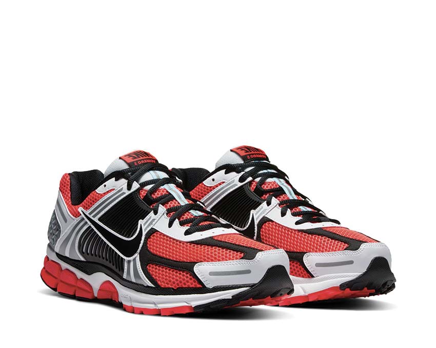 Nike Zoom Vomero 5 SE Brt Crimson / Black - Glacier Ice - Mtlc Silver - Neutral Grey CZ8667-600