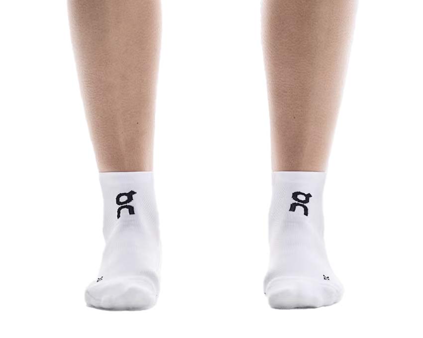 ON Core Run Sock Mid 2P White 2UF10070069