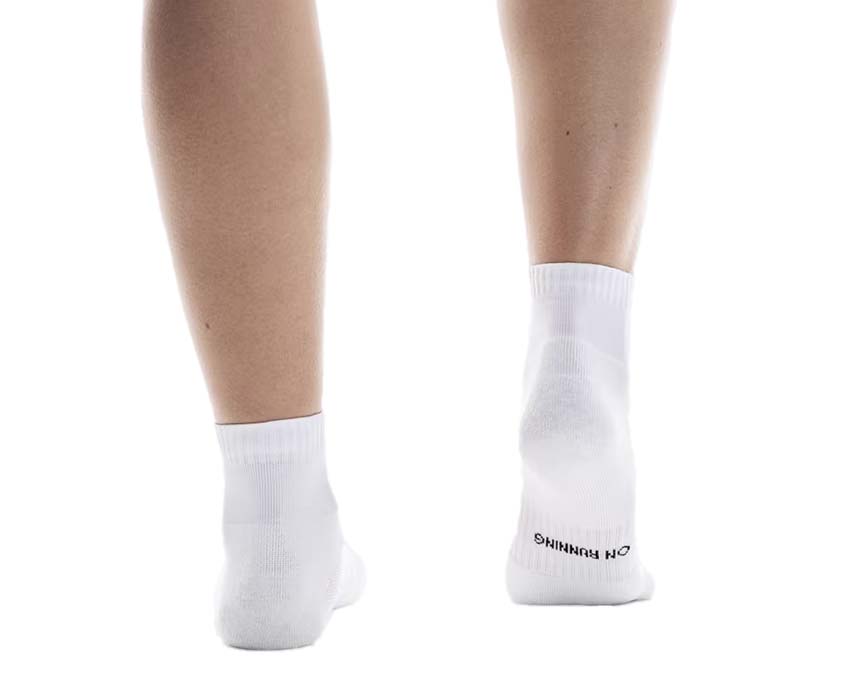 ON Core Run Sock Mid 2P White 2UF10070069